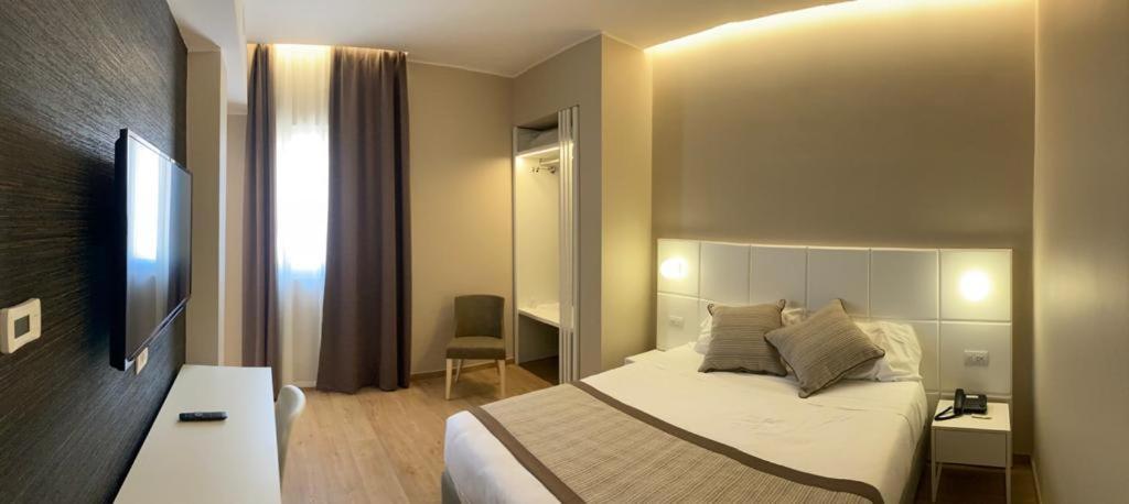 Hotel Boston Bari Esterno foto