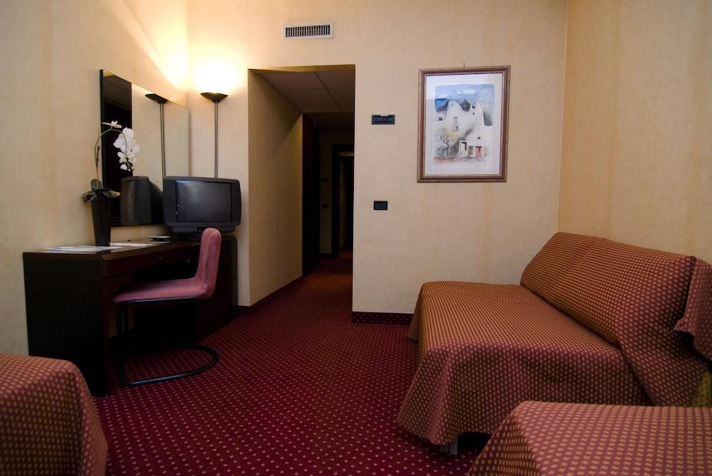 Hotel Boston Bari Esterno foto
