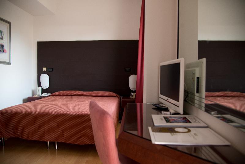 Hotel Boston Bari Esterno foto